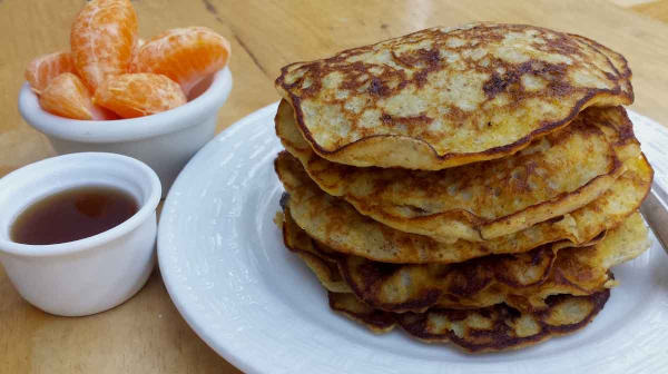 What The Heck Are Banana Pancakes? Here’s Two Versions