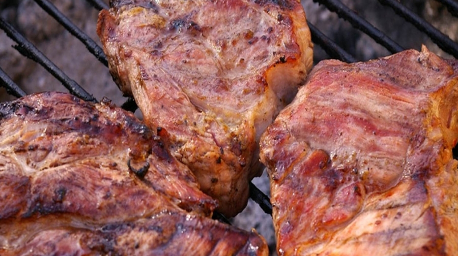 Read more about the article BBQ Sauced Steaks